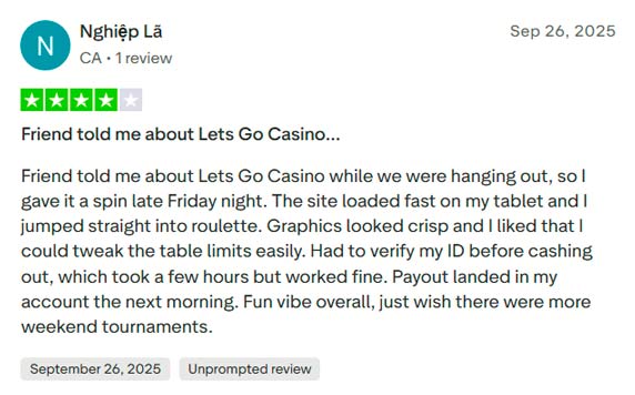 Trustpilot review highlighting Let’s Go Casino's fast payouts and user experience.